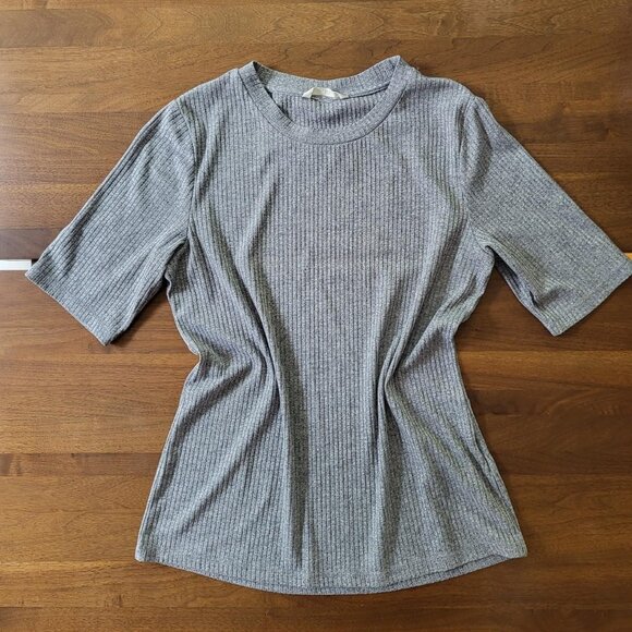 Gray Ribbed Women's Top - Picture 1 of 3